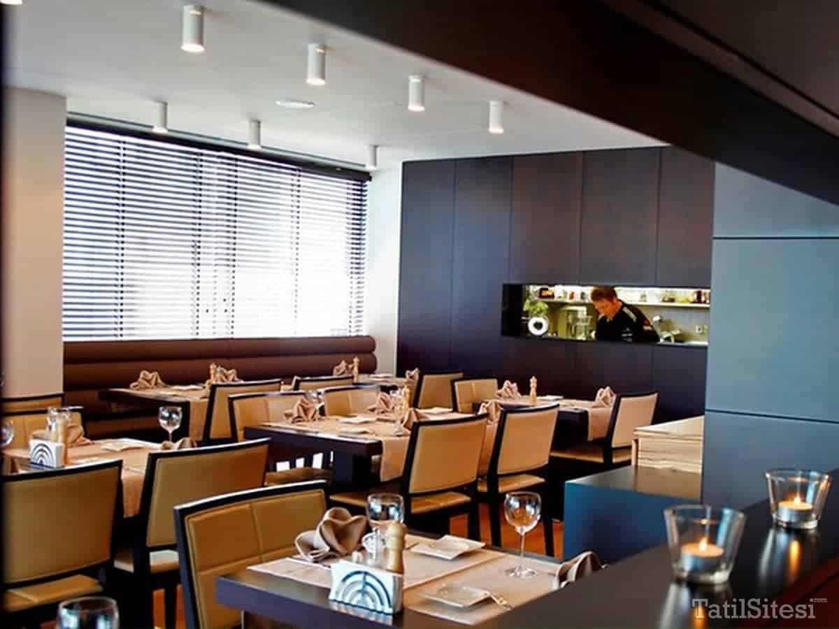 Bentley Hotel By Molton